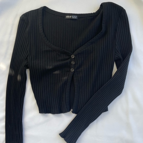 Cropped Ribbed Sweater - Picture 8 of 9